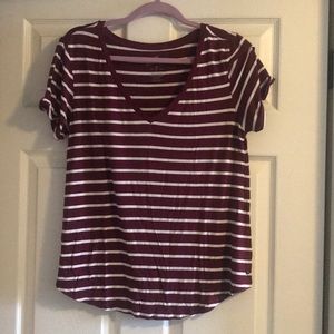American Eagle T-Shirt with cuffed sleeves